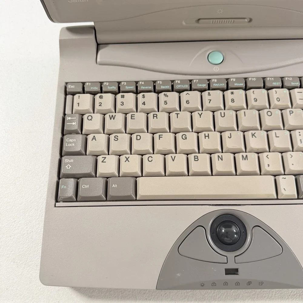 Vintage Retro AT&T Safari 3151 Laptop Computer POWERS ON NO BOOT DEVICE READ